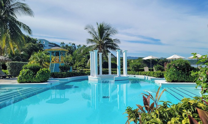 Lucea Resort | The Signature Level At Grand Palladium Lady Hamilton Resort & Spa