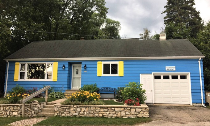 Sister Bay Cottage | The Sister Bay Getaway: Water View & Downtown! Come enjoy Door County!