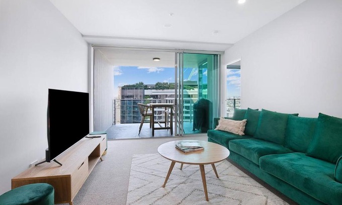 Newstead Apartment | The Skyring - Effortless Resort-style Living