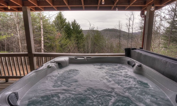 Sautee Nacoochee Cabin | The Sleepy Bear - Lovely Dog Friendly Cabin with Beautiful Mtn Views