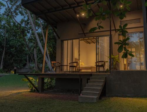 Hikkaduwa Cabin | The Smiling Leaf