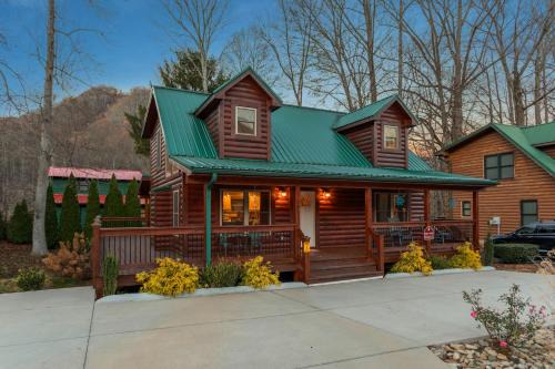 Maggie Valley House | The Snow Owl Cabin