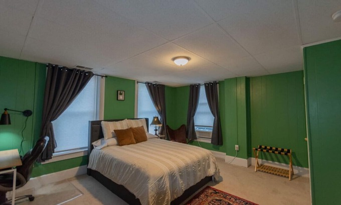 Martinsburg Apartment | The Soho Cooler Vibe
