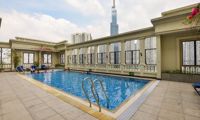 Hang Xanh Apartment | The Soulmate Homestay - Studio in Central Hochiminh with fantastic pool