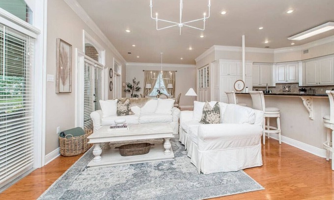 Covington House | The Southern House | Waterfront | Pet Friendly