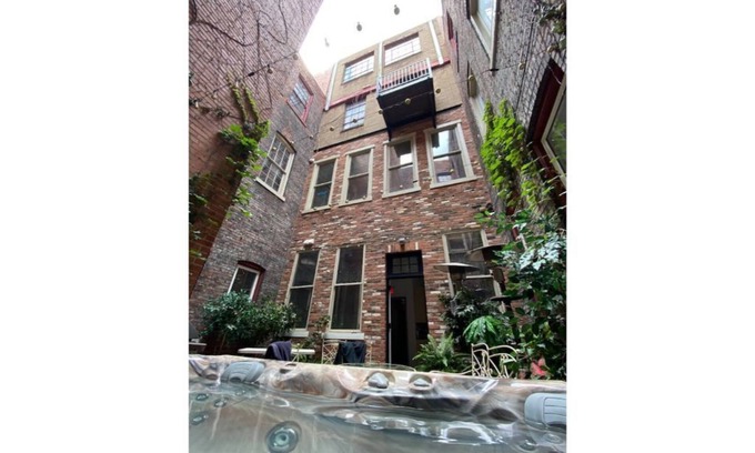 Central Northside Apartment | "The Spa Room" Renovated Flashlight Factory