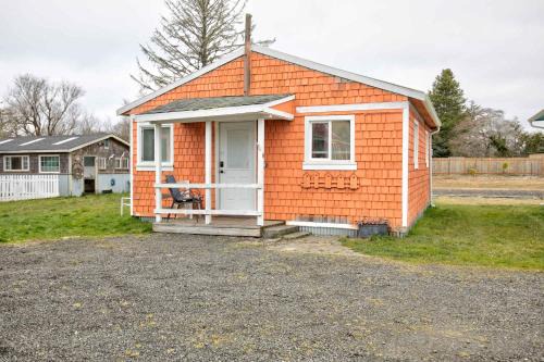 Grayland House | The Sportsman 2-Br Cottage 6 by Grayland Beach