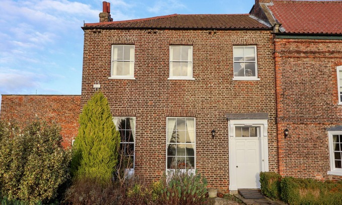 Ryther Cottage | THE STABLES AND WEST WING, family friendly in Tadcaster