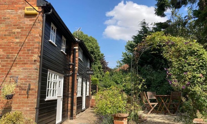Bletchley Apartment | The Stables Mursley