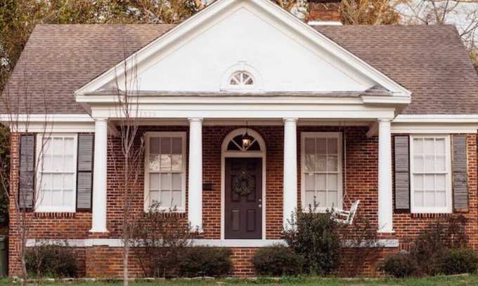 Montgomery House | The Sterling Housen