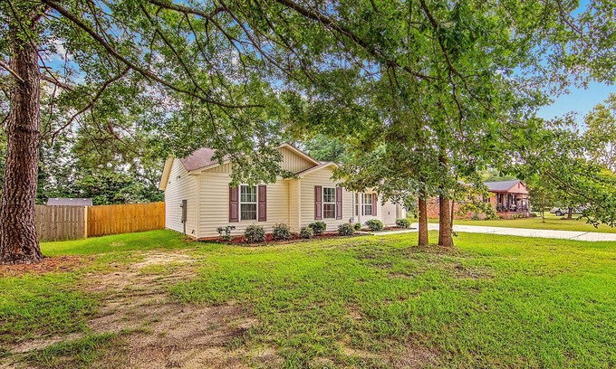 Fayetteville Apartment | The Strickland Stopover