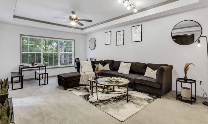 Dunwoody Apartment | *The Stylish Opulence of North Atlanta* Near Atl’s attractions