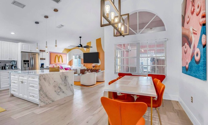 Sunrise House | The Sundae House/Hot Tub/Steps from Sawgrass Mall