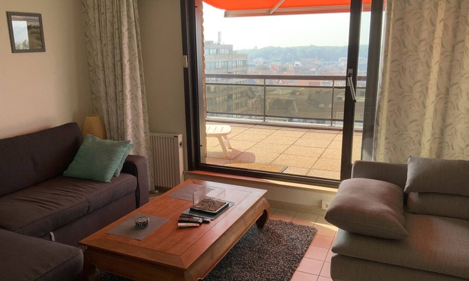 De Panne Apartment | The sunny terrace