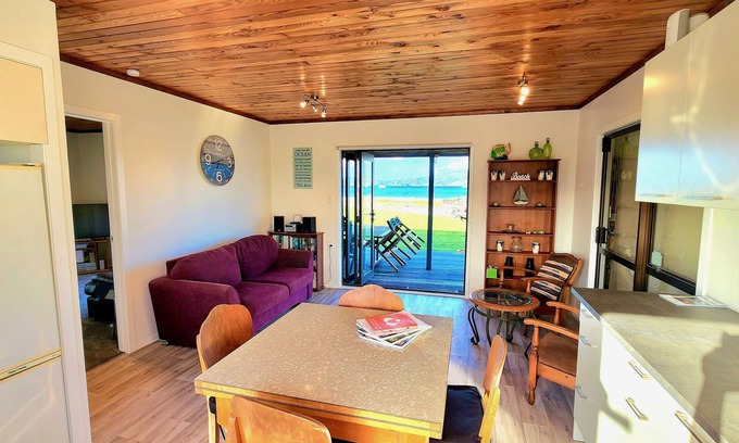 One Tree Point House | The Sunrise Bach - One Tree Point Holiday Home