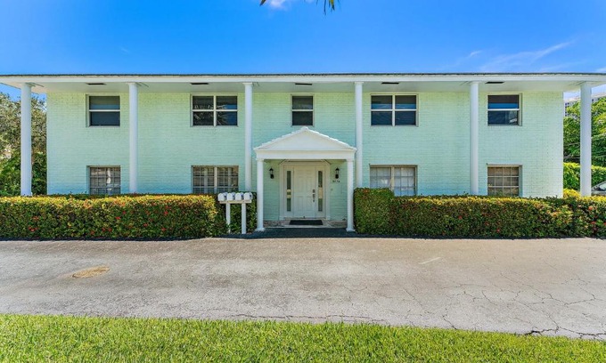 Singer Island Apartment | The Surf Park