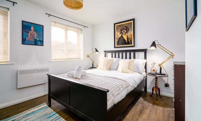 Island Gardens Apartment | The Telegraph Place near Canary Wharf and close to Mudchute Farm