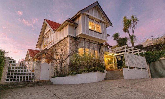 Oamaru Villa | The Terrace