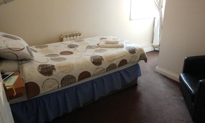 Drayton Parslow Hotel | The Three Horseshoes