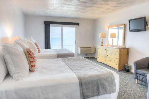 Dennis Port Resort | The Three Seasons Resort