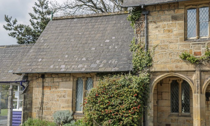 Ruswarp Cottage | THE TICKET OFFICE, pet friendly, character holiday cottage in Ruswarp