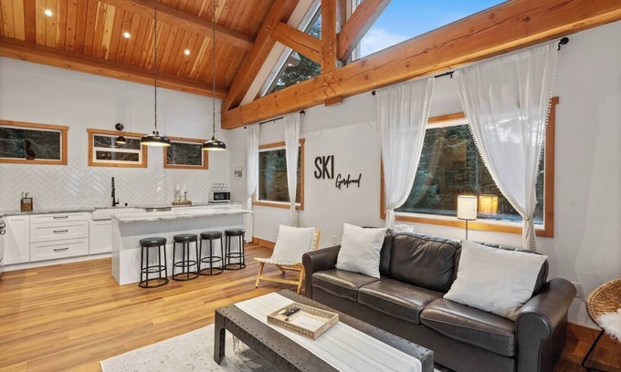 Girdwood House | The Timber House - Boutique Bungalow