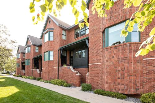 Traverse City House | The Townhouse in the Heart of the City