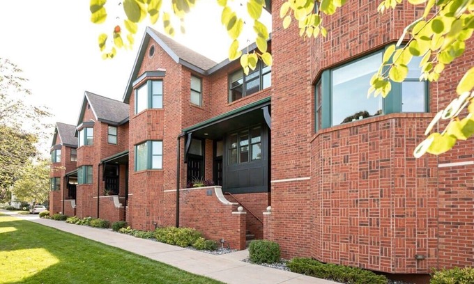 Traverse City House | The Townhouse in the Heart of Traverse City