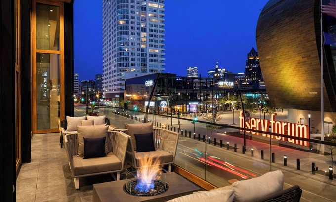 Milwaukee Hotel | The Trade, Autograph Collection