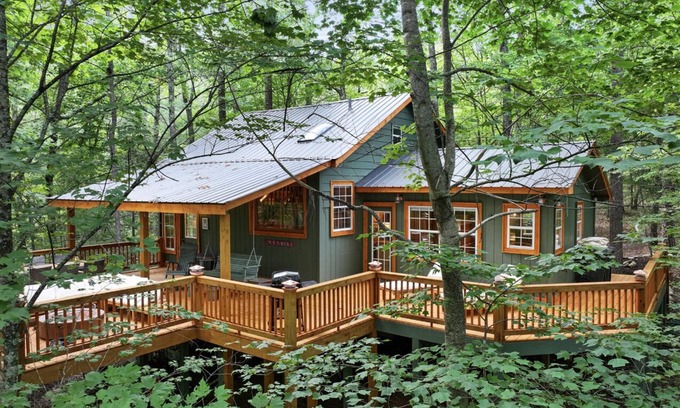 Blue Ridge Cabin | The Treehouse Hot Tub Retreat to Nature