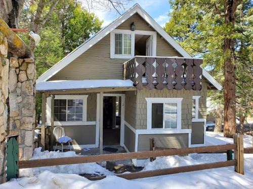 Twin Peaks Hotel | The Treetop Terrace at The Historic Arrowhead Lodge