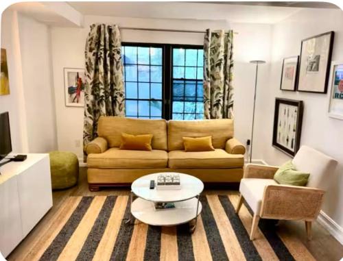 Downtown Apartment | The Tropical Getaway