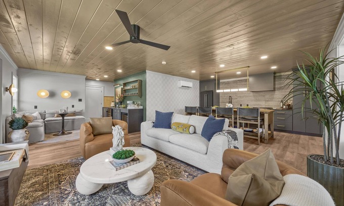 Tellico Plains House | The Trout House, Mountain Retreat | Tellico Plains – Stylish 2BR/2BA Escape for 6 by Design Center D