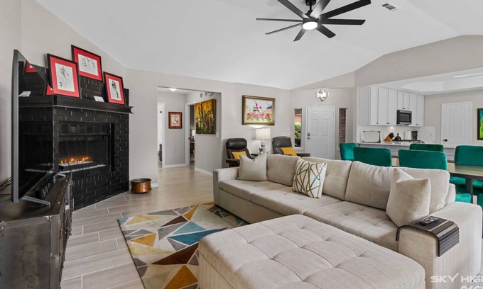 Springdale House | The Tuskey on Main Su
