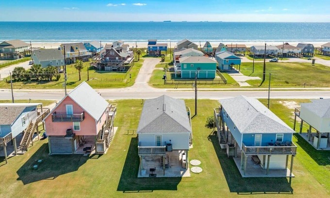 Freeport House | The Ultimate Beach & Boat Watching Escape!