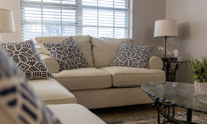 Lupton City House | The' Ultimate Getaway Spot ' only minutes away from the lake