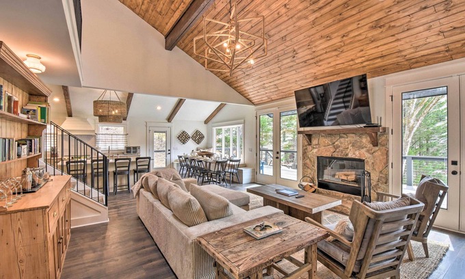 Wiley House | The Ultimate Luxury Retreat on Lake Burton!