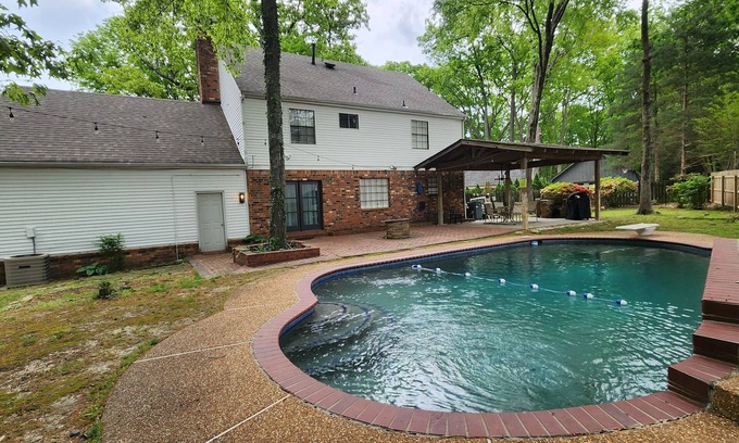 Cordova House | The Ultimate Retreat, 5-Bedroom Home with Outdoor Pool