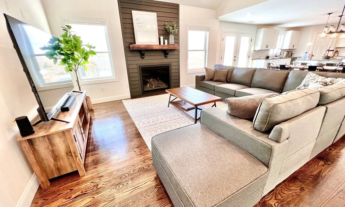 Bloomingburg House | The Upstate Getaway: Stunning Catskills & Hudson Valley Retreat