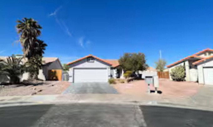 Henderson House | THE VACATION SPOT IN HENDERSON3-bedroom house in brilliant Henderson with WiFi