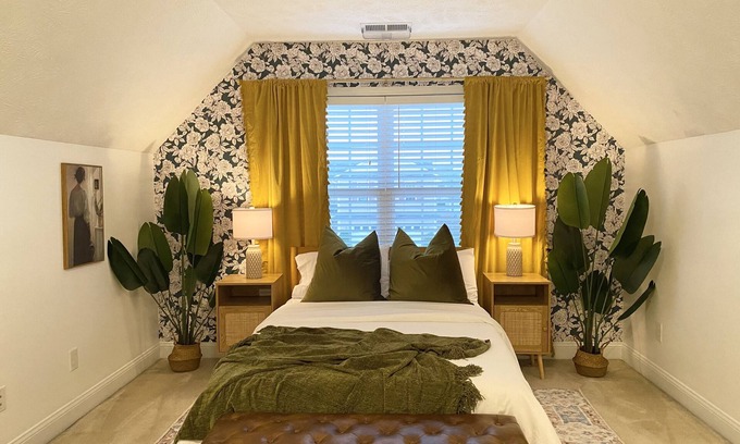 Fayetteville House | The Vagabond House 15 min from Fort Bragg