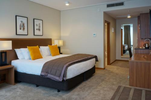 Dunedin City Centre Hotel | The Victoria Hotel Dunedin