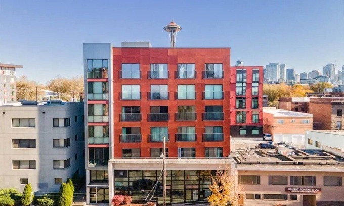 Lower Queen Anne Apartment | The View in Lower Queen Anne 29 Nights