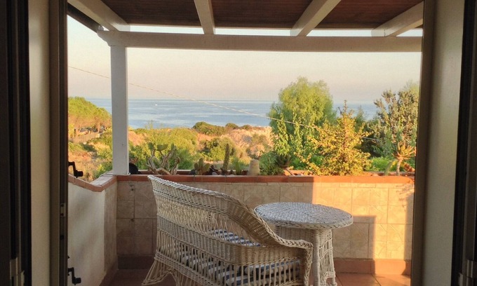 Fontane Bianche Villa | The Villa Al Mare overlooking the cliff