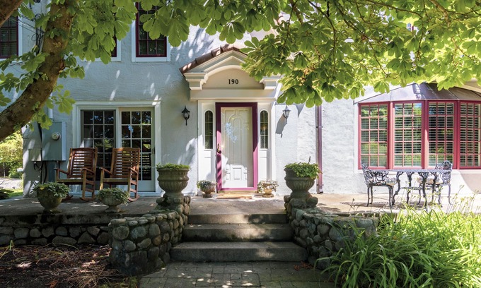 Westerly Bed & Breakfast | The Villa Bed & Breakfast