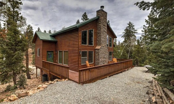 Meadow View Heights House | The Village Getaway