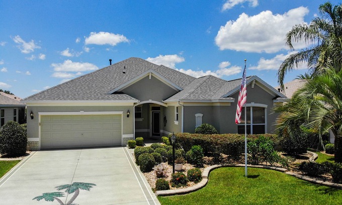 Mallory Square House | The Villages Golfers Paradise near Sumter Landing 3 BD/2 BA with golf cart