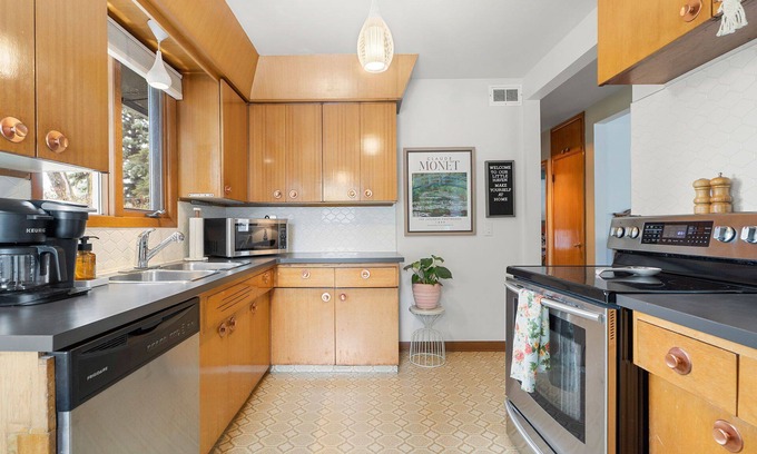 Saskatoon House | The Vintage Bungalow Retreat