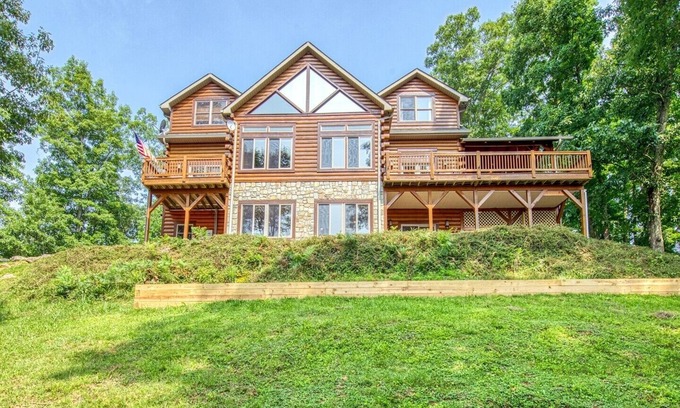 Waynesville House | The Vista at Angel Ridge