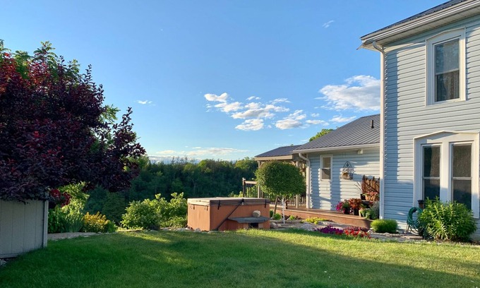 Ameliasburgh House | The Vue! Stay near wine country